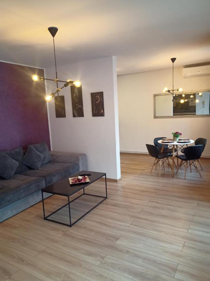 Apartament Ella T8 นาโวดาริ ภายนอก รูปภาพ