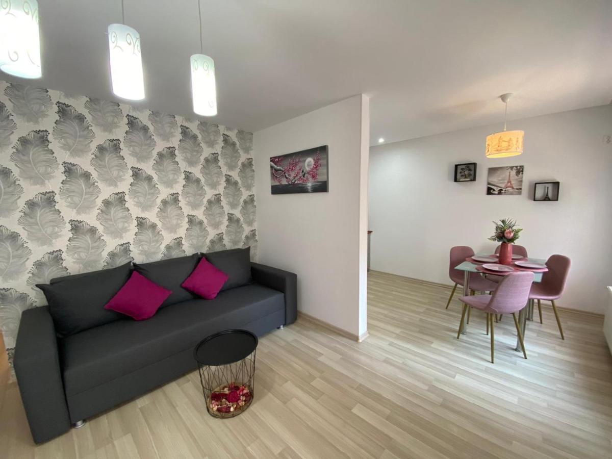 Apartament Ella T8 นาโวดาริ ภายนอก รูปภาพ
