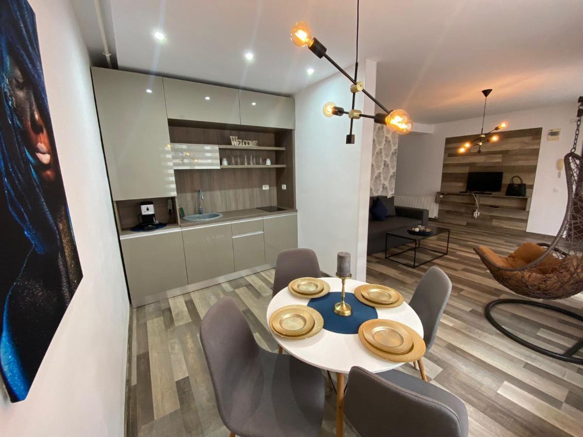 Apartament Ella T8 นาโวดาริ ภายนอก รูปภาพ